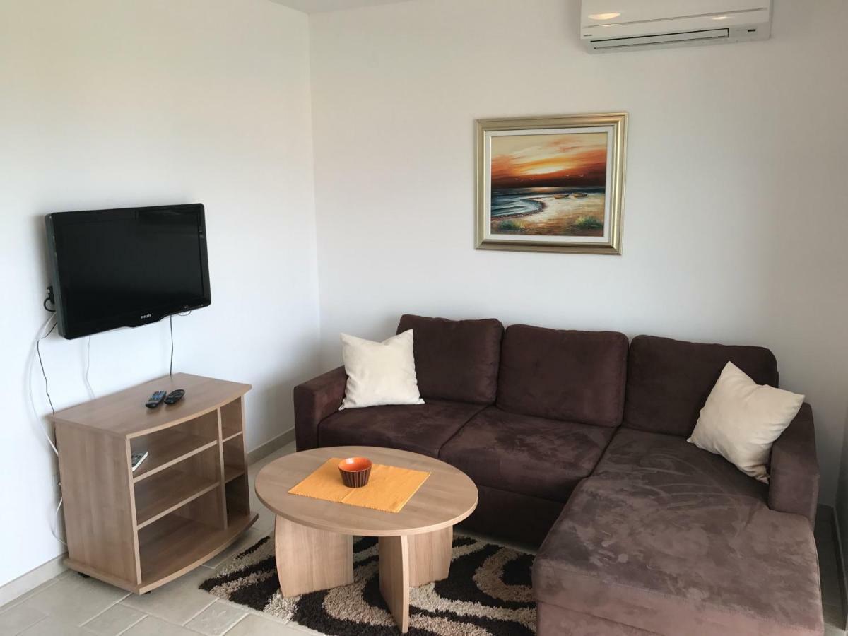Apartmani Marija Klimno B Eksteriør billede