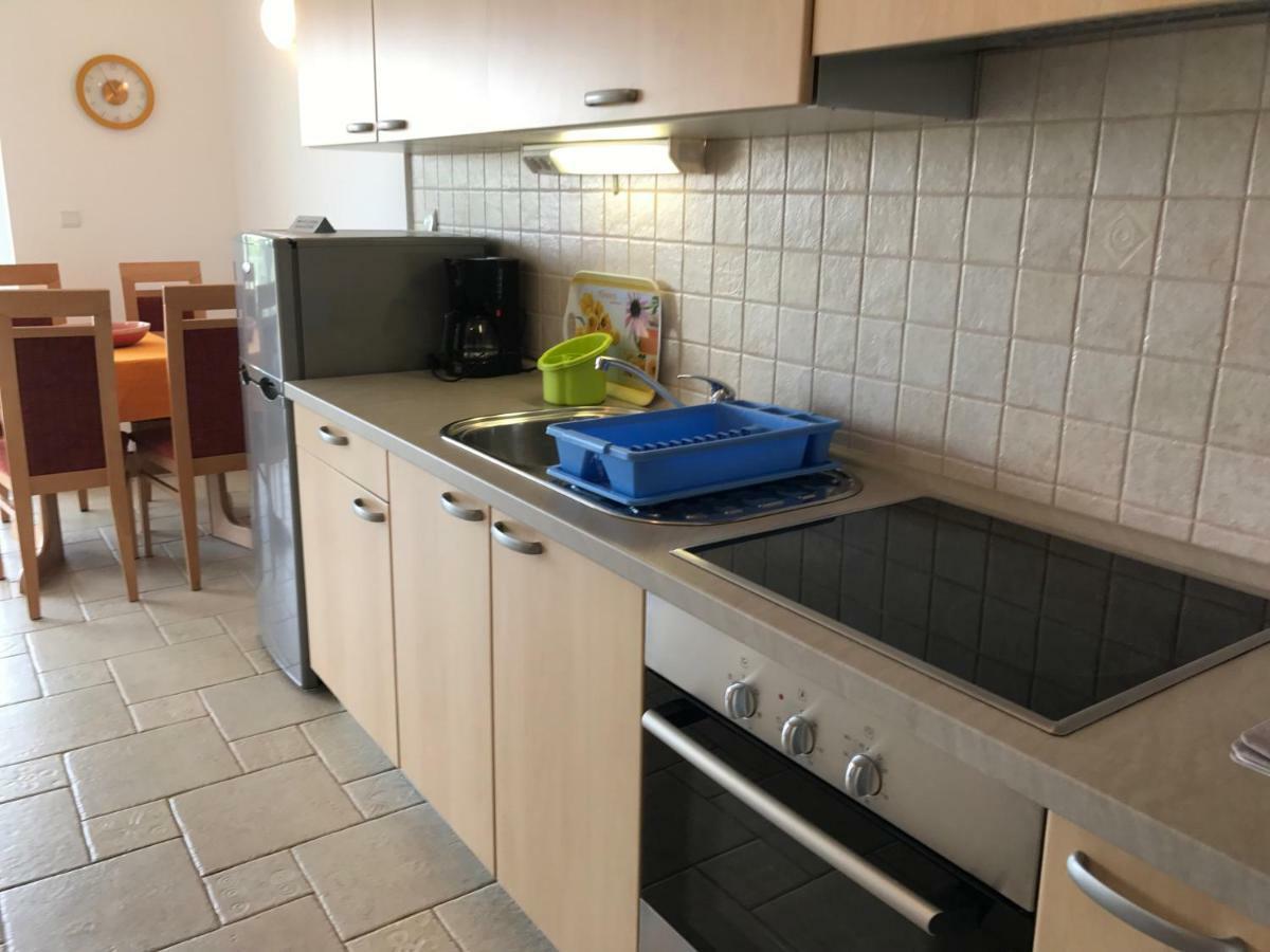 Apartmani Marija Klimno B Eksteriør billede
