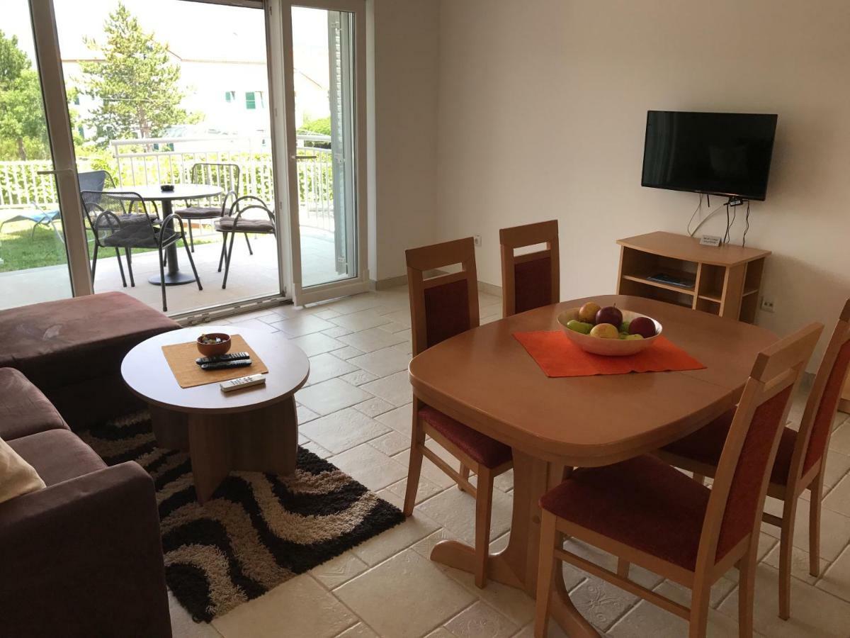 Apartmani Marija Klimno B Eksteriør billede